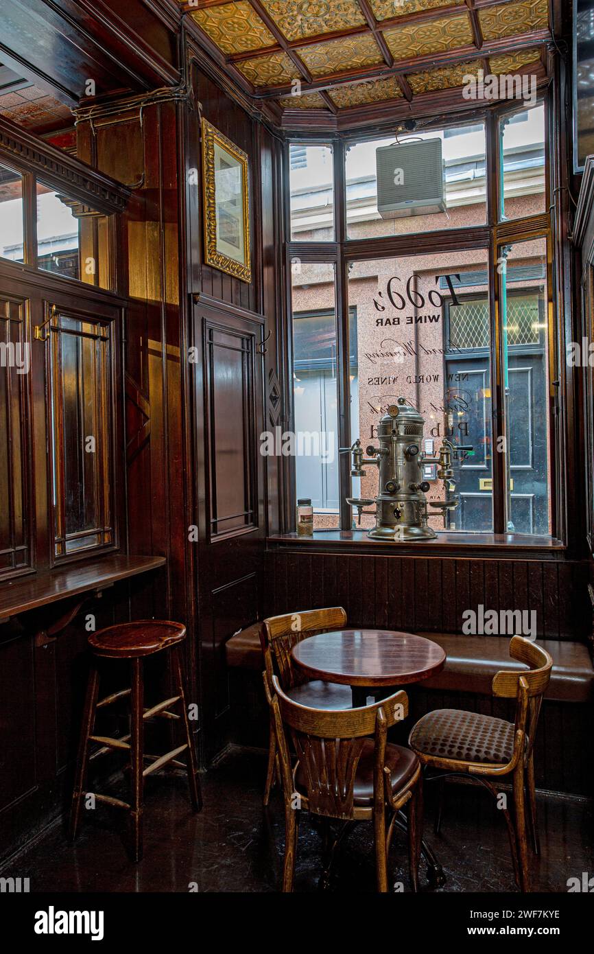 Interior of The Jamaica Winehouse pub Cornhill, City of London , Uk Stock Photo