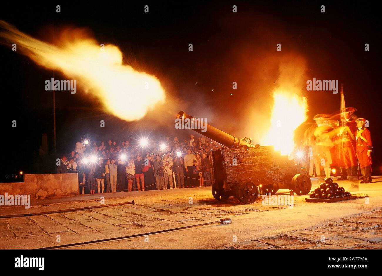 Eine Attraktion erster Güte für Touristen in Havanna ist “El Canoñazo“ der tägliche Kanonenschuss um 21 Uhr auf der La Cabana- Festung über dem Hafen. Stock Photo