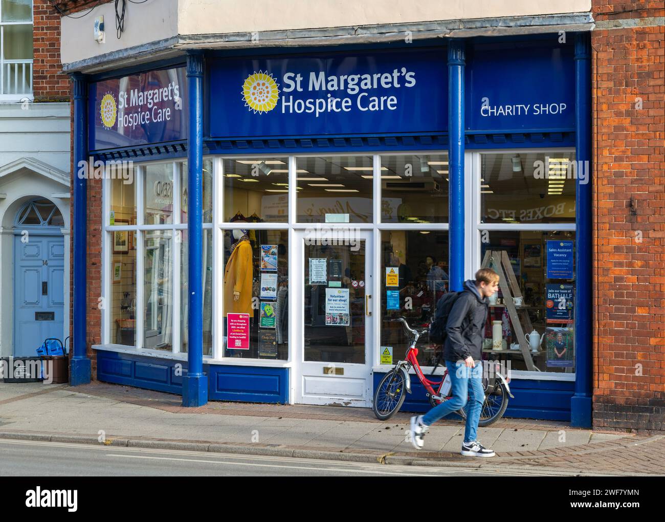 St Margaret's hospice care charity shop, Taunton, Somerset, England, UK Stock Photo