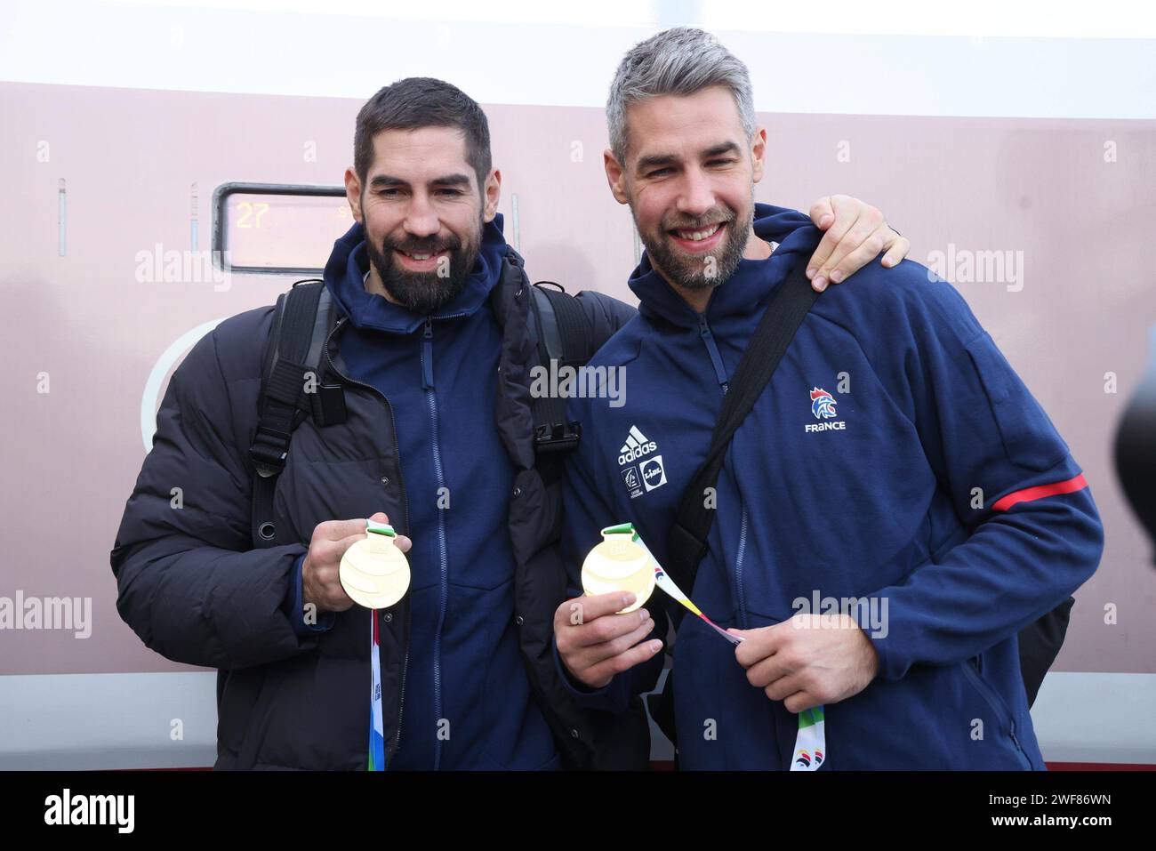 Paris, France. 29th Jan, 2024. © PHOTOPQR/LE PARISIEN/Ph Lavieille ; PARIS ; 29/01/2024 ; Arrivée de nos victorieux handballeurs Français de l'Euro de Handball à la Gare du Nord ce matin depuis Dortmunt en Allemagne ou ils gagné face à l'équipe du Danemark 33-31. Les frêres Karabatic Luka et Nikola arboraient leur médaille. -- 29th of January 2024 Paris, France French handball players arrive in Paris after winning the europen competition against Danemark *** Local Caption *** SPORT /EUROS 2024 DE HANDBALL Credit: MAXPPP/Alamy Live News Stock Photo