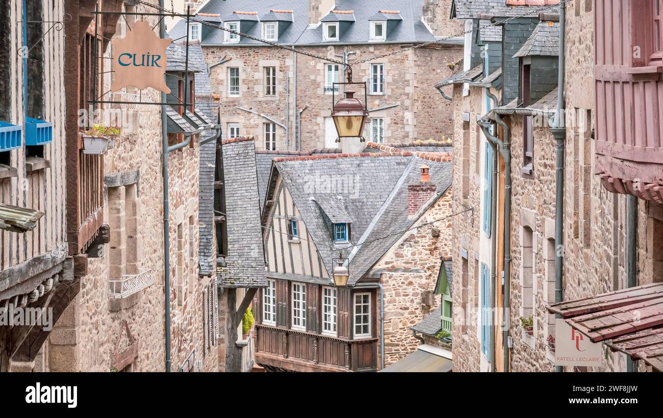 Quaint medieval town features hi-res stock photography and images - Alamy