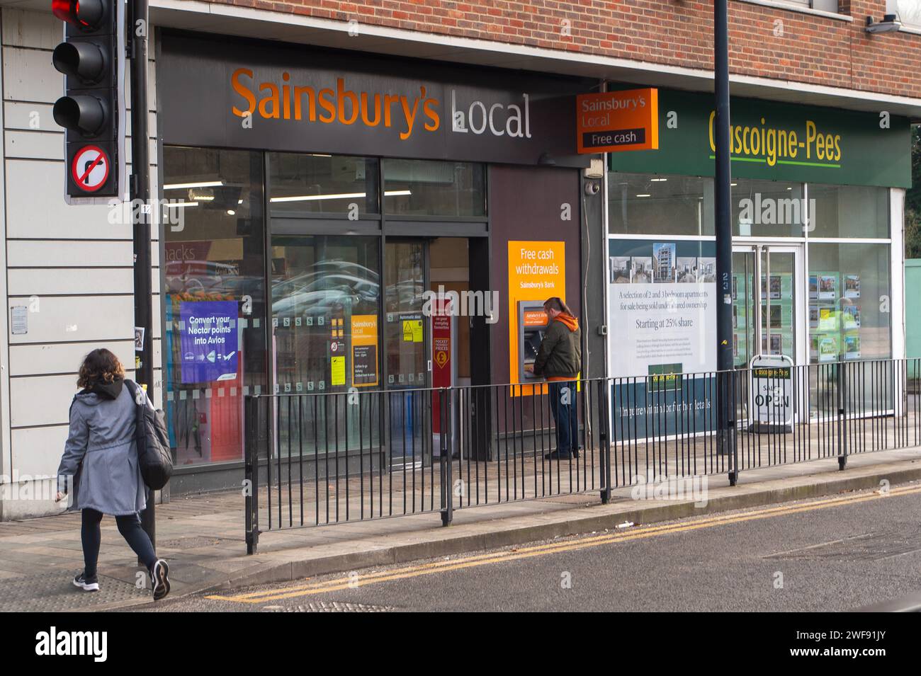 Million pounds cash hires stock photography and images Alamy