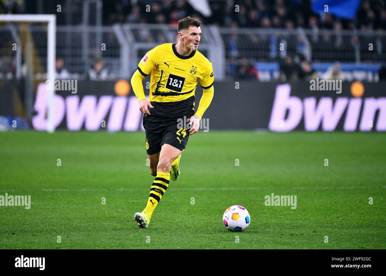 Bundesliga, Signal Iduna Park Dortmund: Borussia Dortmund vs VfL Bochum; Thomas Meunier (BVB) Stock Photo