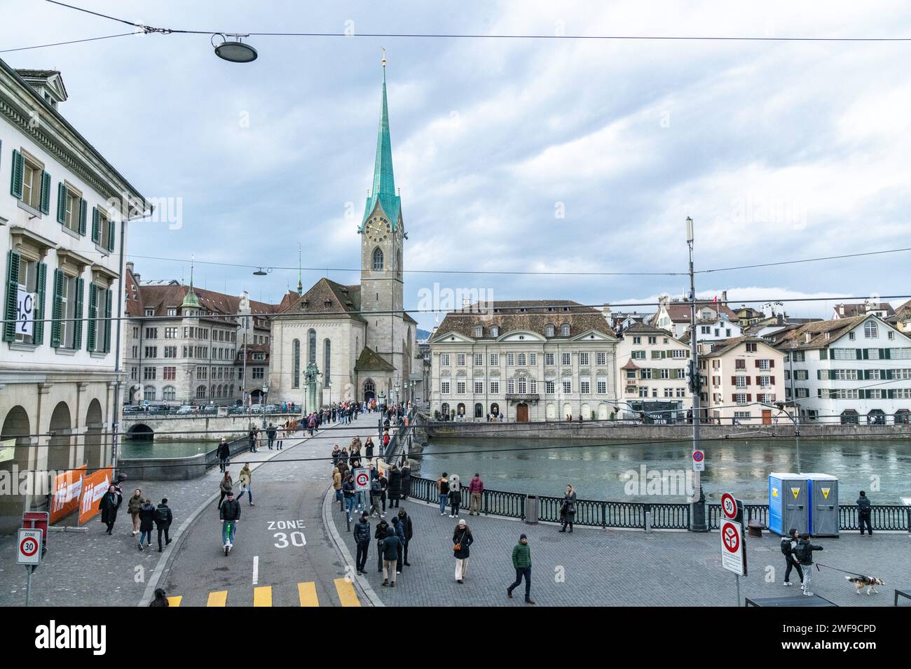 A view of the Münsterbrücke bridge and Fraumünster church in the Altstadt old town center of Zurich in Switzerland Stock Photo