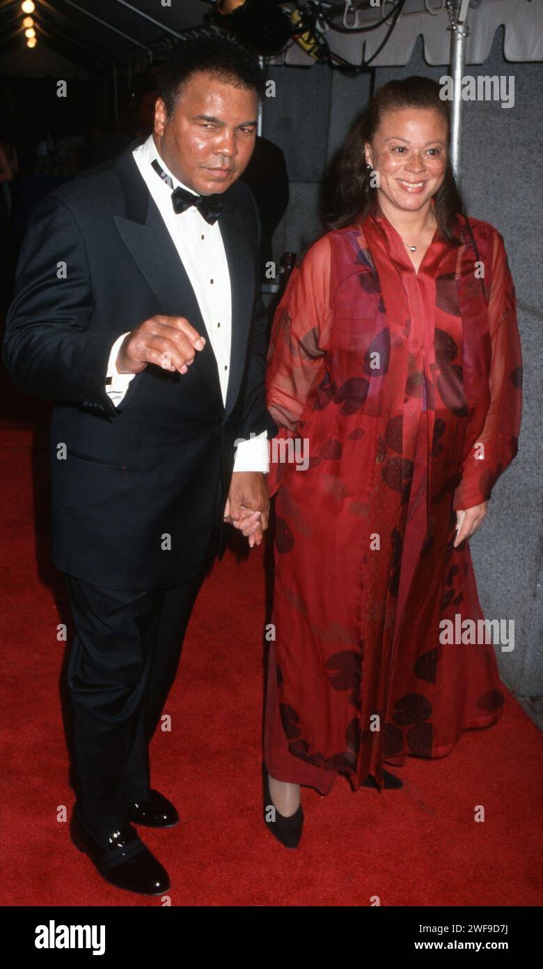 Muhammed Ali, Lonnie Ali, 1998. ph: John Barrett/PHOTOlink/Courtesy