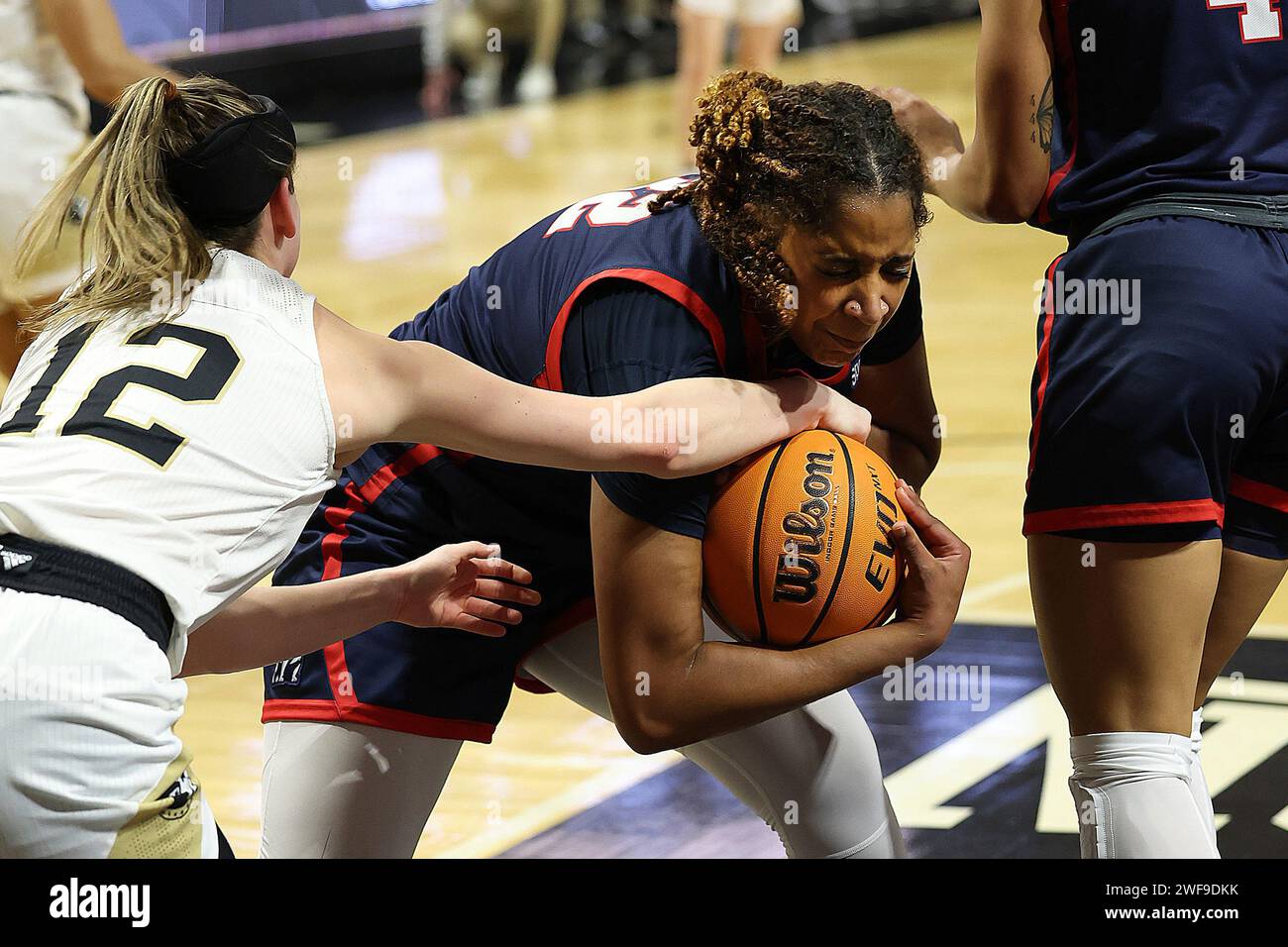 SPARTANBURG, SC JANUARY 27 Samford Bulldogs forward Kiersten Nelson