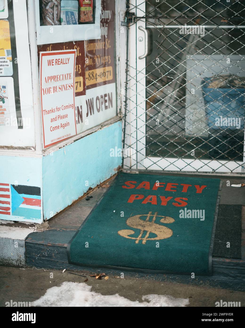 Safety Pays floor mat in Buffalo, New York Stock Photo