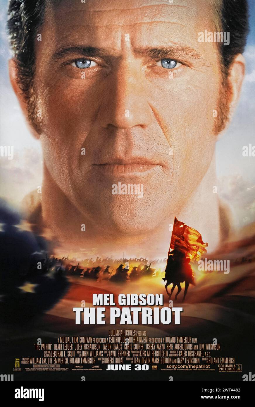 The Patriot (2000) directed by Roland Emmerich and starring Mel Gibson, Heath Ledger and Joely Richardson. Peaceful farmer Benjamin Martin is driven to lead the Colonial Militia during the American Revolution when a sadistic British officer murders his son. Photograph of an original 2000 US one sheet poster. ***EDITORIAL USE ONLY*** Credit: BFA / Columbia Pictures Stock Photo