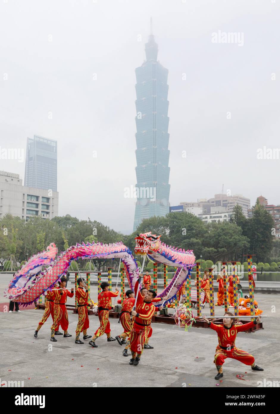 Chinese Mainland Hong Kong Macau And Taiwan Out People Perform Chinese Mainland Hong Kong Macau And Taiwan Out People Perform
