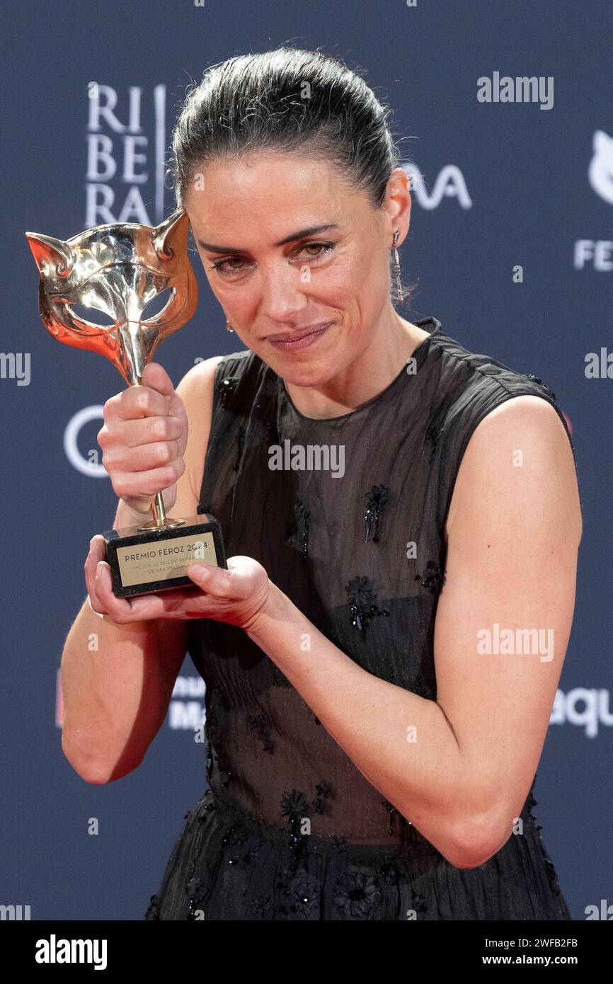 Madrid, Spain. 26th Jan, 2024. Patricia López Arnaiz winner of the Best Supporting Actress in a Motion Picture for '20.000 especies de abejas, poses in the press room during Feroz Awards 2024 at Palacio Vistalegre Arena in Madrid. (Photo by Nacho Lopez/SOPA Images/Sipa USA) Credit: Sipa USA/Alamy Live News Stock Photo