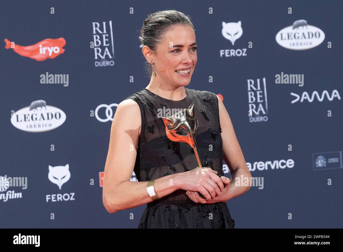 Madrid, Spain. 26th Jan, 2024. Patricia López Arnaiz winner of the Best Supporting Actress in a Motion Picture for '20.000 especies de abejas, poses in the press room during Feroz Awards 2024 at Palacio Vistalegre Arena in Madrid. Credit: SOPA Images Limited/Alamy Live News Stock Photo