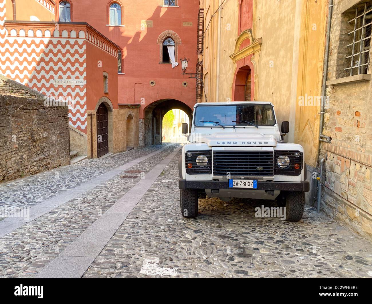 Castell'Arquato, Italy - June 25 2023 White bone classic 90s Land Rover ...