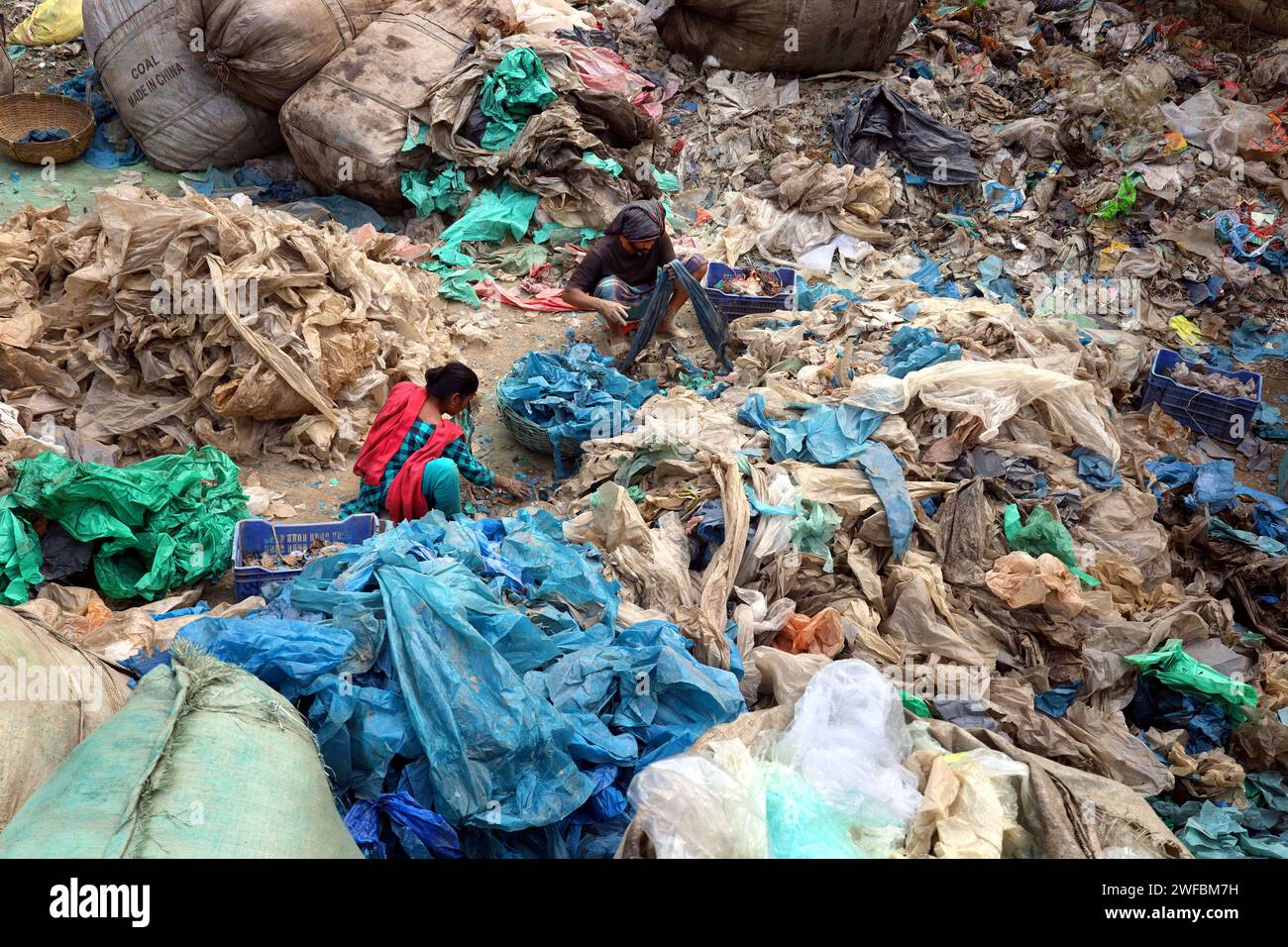 Plastic household goods hires stock photography and images Alamy