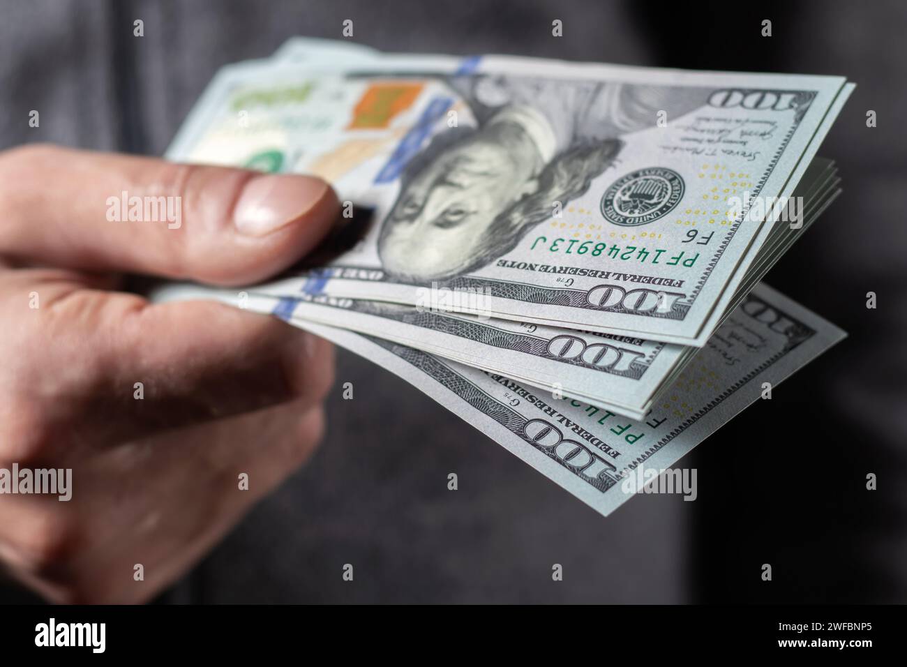 Note in hand hi-res stock photography and images - Alamy