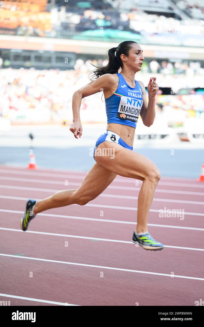 Alice MANGIONE participating in the 400 meters at the World Athletics