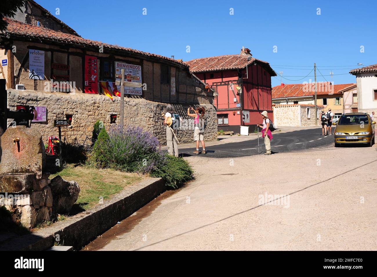 Agés, peregrinos en el Camino de Santiago. Arlanzón municipality, Burgos province, Castilla y Leon, Spain. Stock Photo