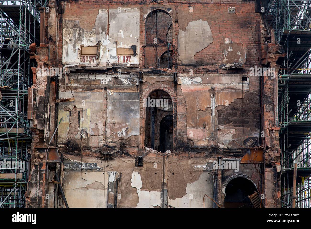 Steel beams large pipes hi res stock photography and images Alamy