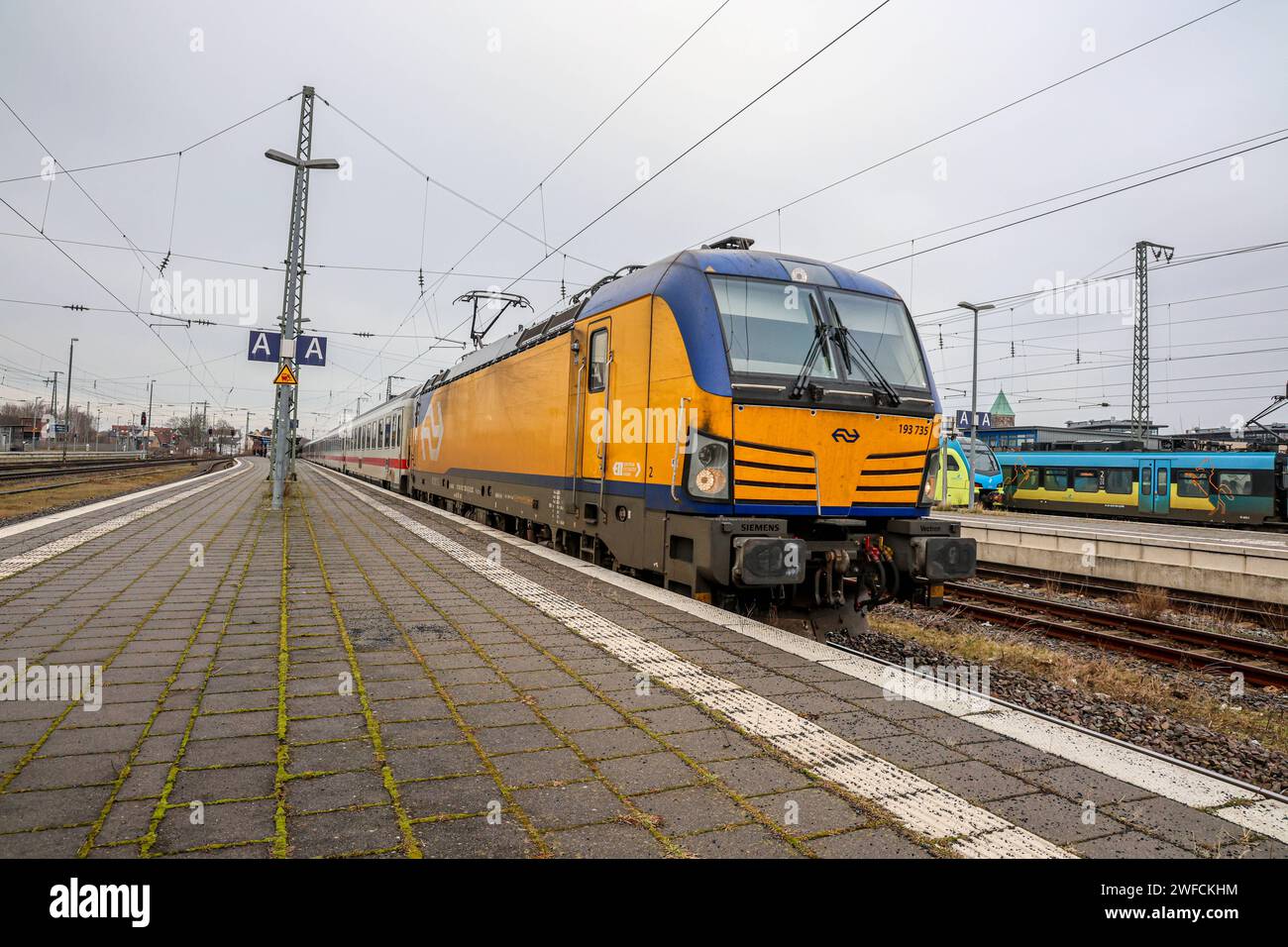 Eisenbahnverkehr - Bahnhof Rheine - Ausfahrt des Intercity Zug nach ...