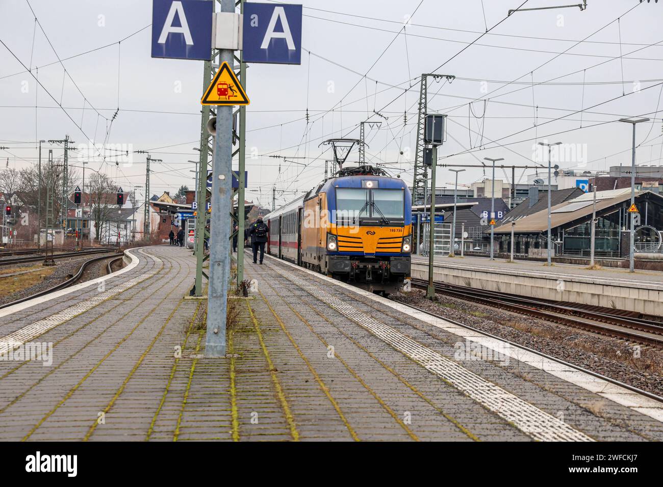 Eisenbahnverkehr - Bahnhof Rheine - Ausfahrt des Intercity Zug nach ...