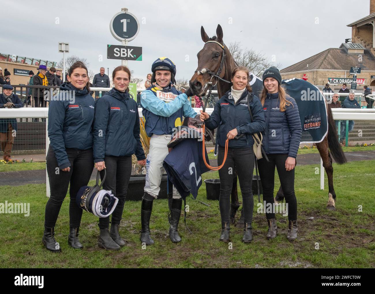 Champagne Twist wins SBK EBF 'National Hunt' Maiden Hurdle at Doncaster on Sun 28 Jan 24 for Ben Pauling, Ben Jones and The Pour Decisions Syndicate Stock Photo