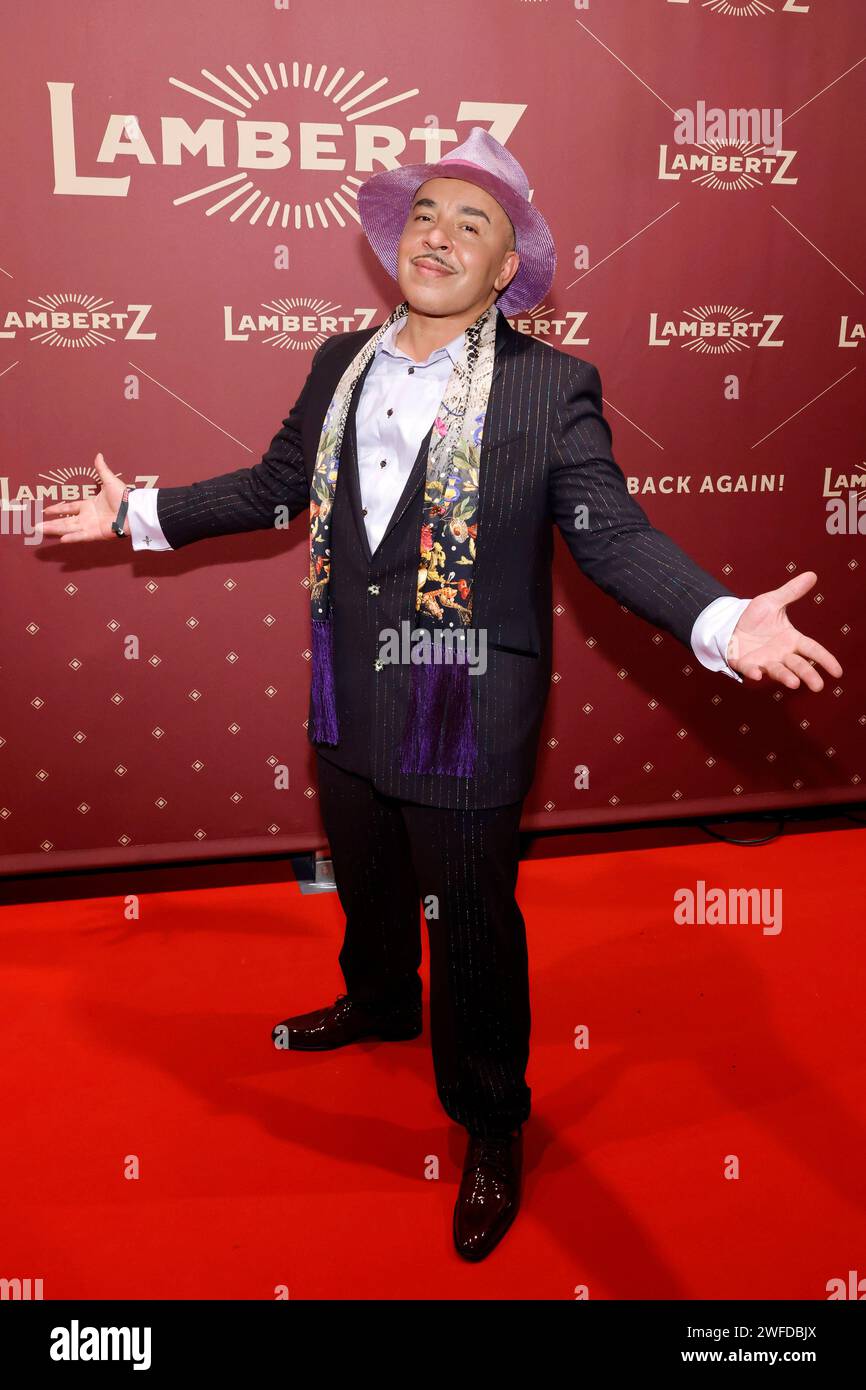 Sänger Lou Bega bei der Lambertz Monday Night 2024 im Alten Wartesaal