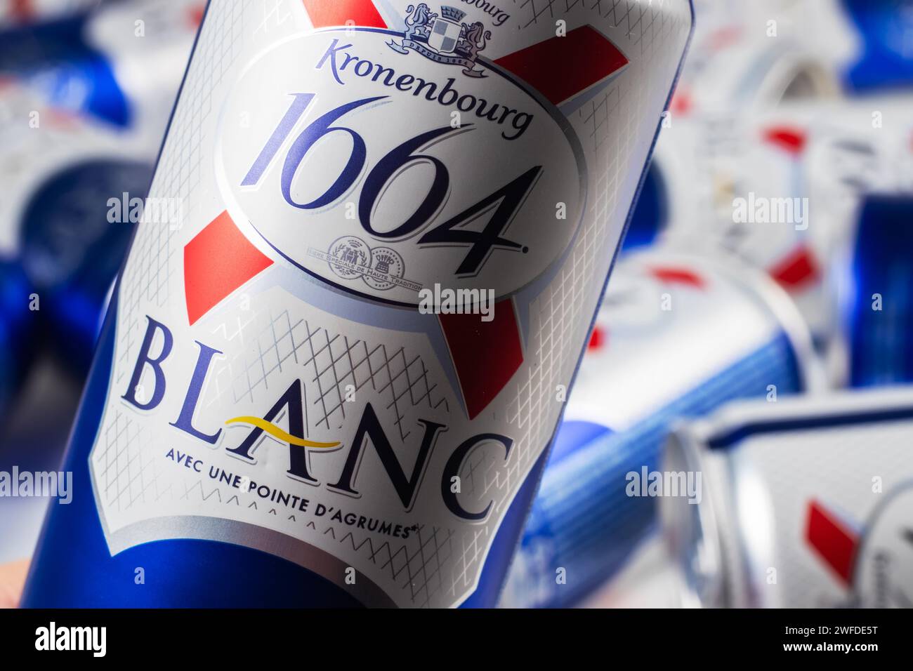 Kronenbourg 1664 label hi-res stock photography and images - Alamy