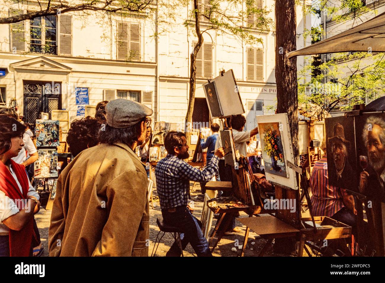 Montmartre 1980s hi-res stock photography and images - Alamy