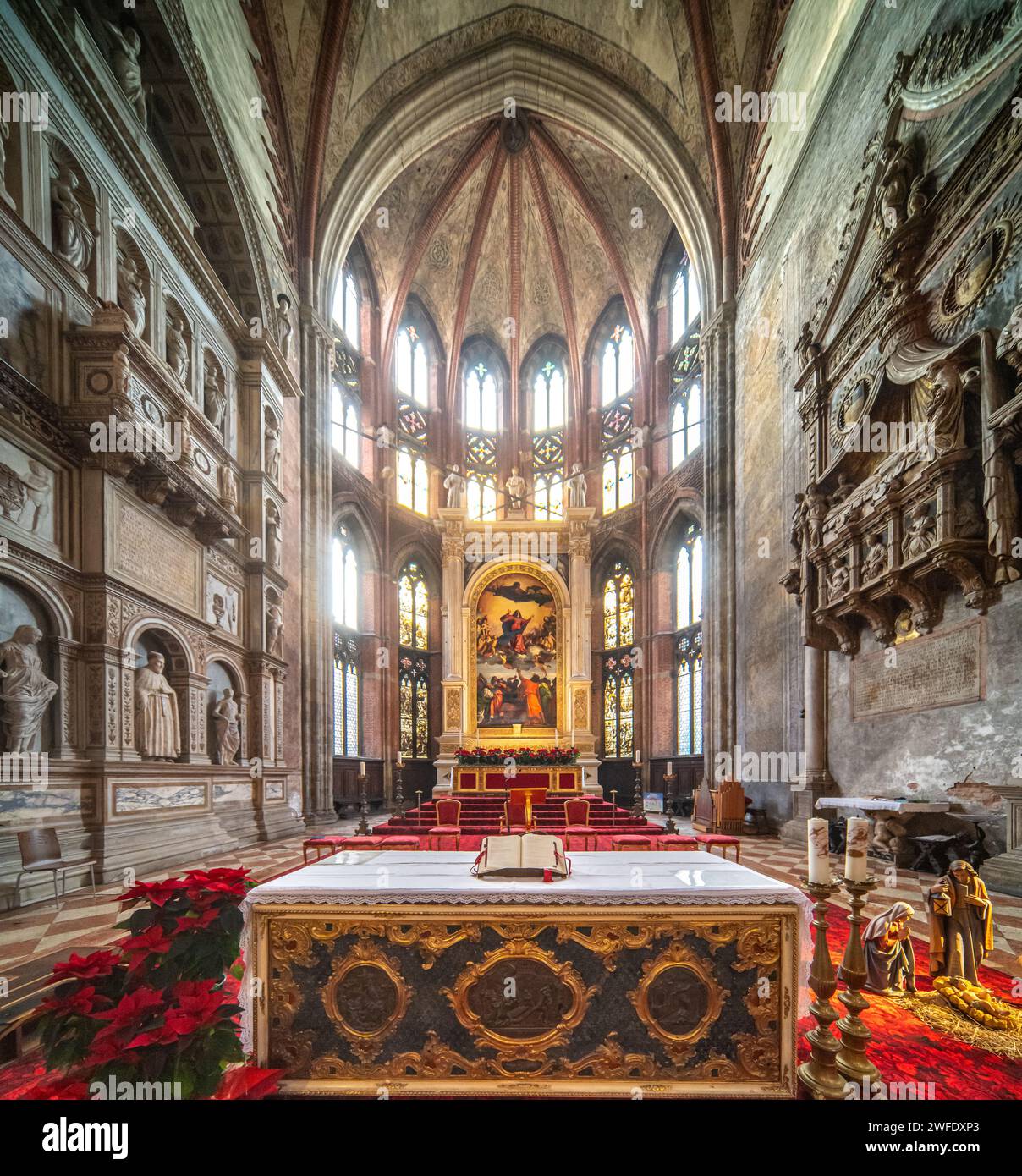 Majestic High Altar of Santa Maria dei Frari Church, Venice, with a large painting by Tiziano Stock Photo