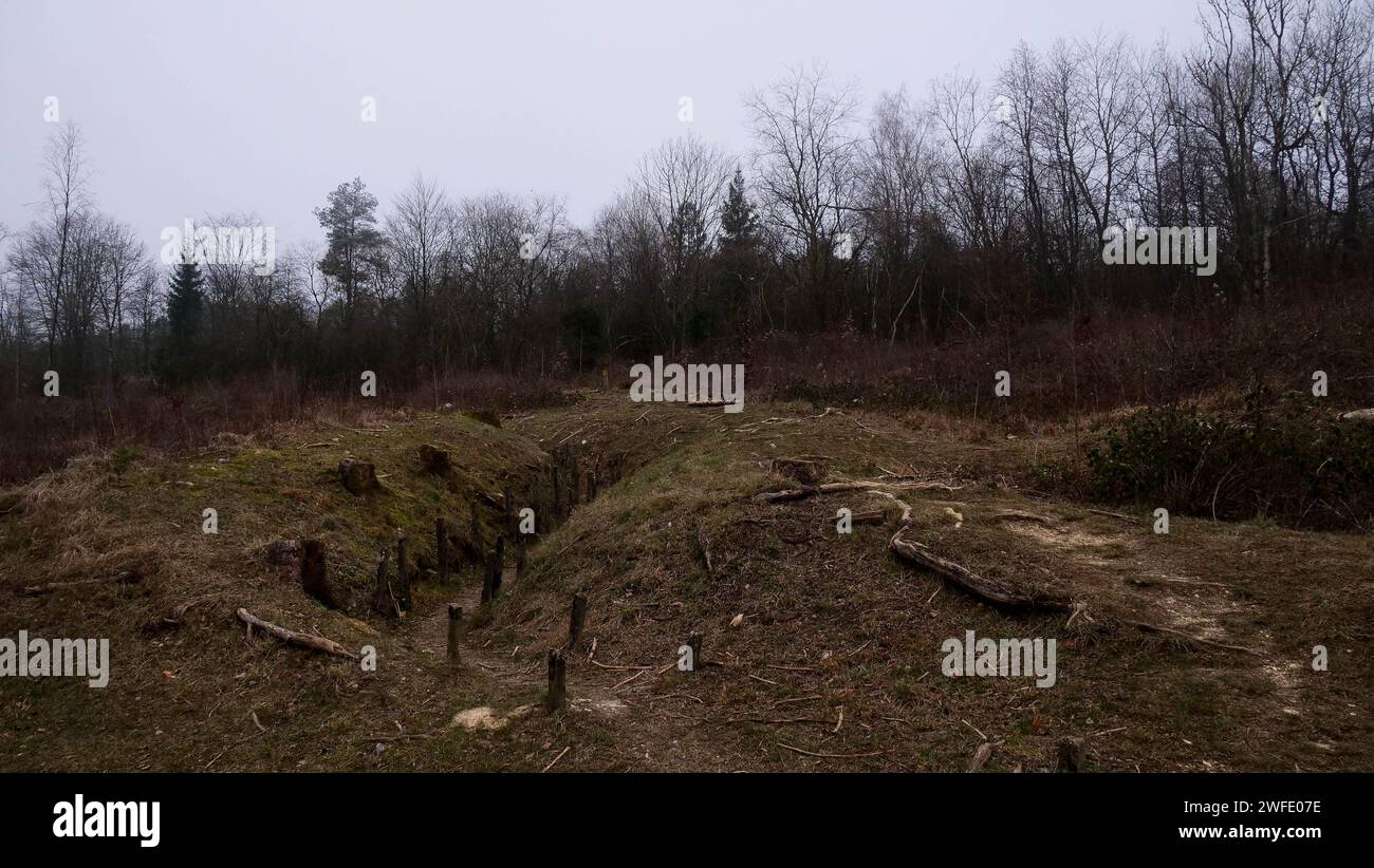 The Montmartre Trench main image 1