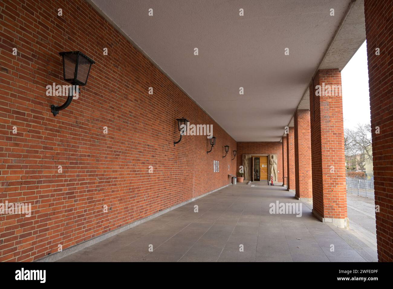 Eingangsbereich, Schwimmhalle der Berliner Bäderbetriebe, Finckensteinallee, Lichterfelde, Steglitz-Zehlendorf, Berlin, Deutschland Stock Photo