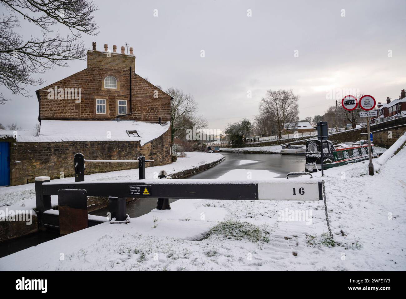 A winter morning beside the Peak Forest Canal at Marple, Greater Manchester, England. Stock Photo