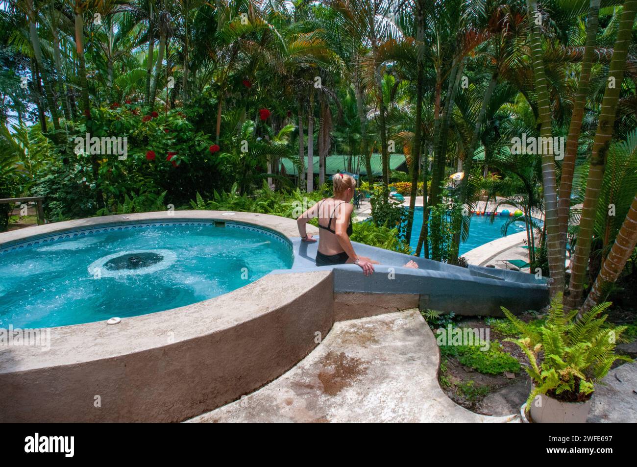 Swimming pool, Whirlpool Ceiba Tops Luxury Lodge Explorama, Iquitos, Loreto, Peru. Lodge bungalow apartments at Ceiba Tops a Explorama Jungle Lodge in Stock Photo