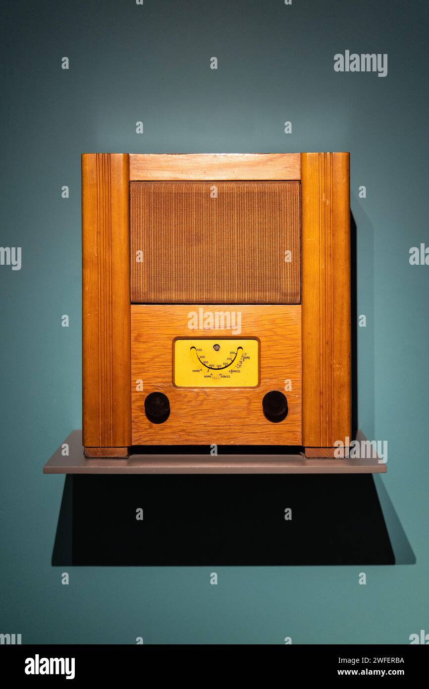 Wooden wartime civilian receiver 'Utility set' c 1944, Museum of the Home, London, England Stock Photo