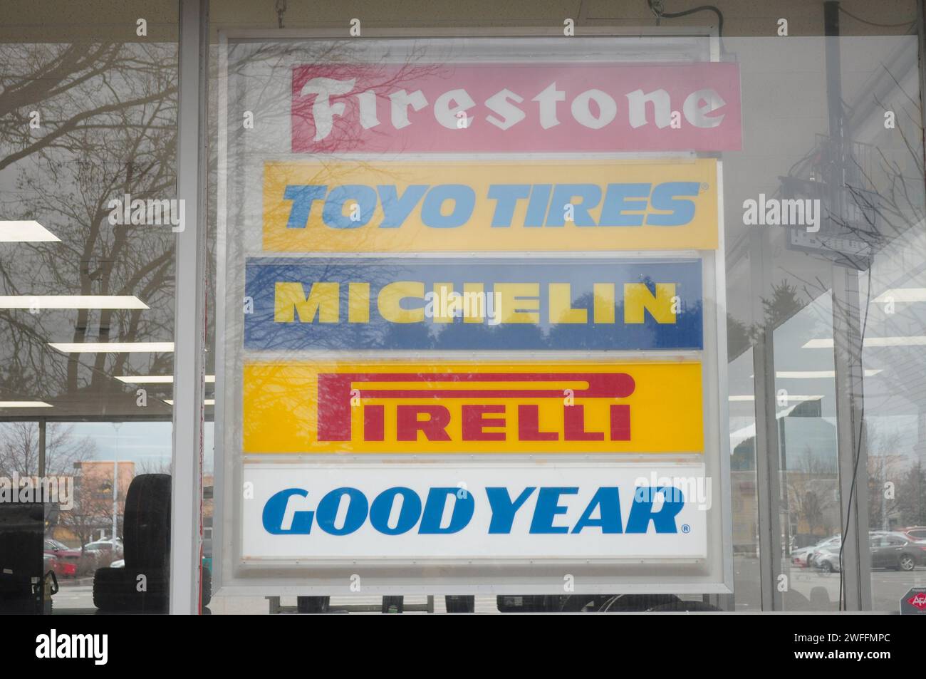 Mavis discount tire hi res stock photography and images Alamy