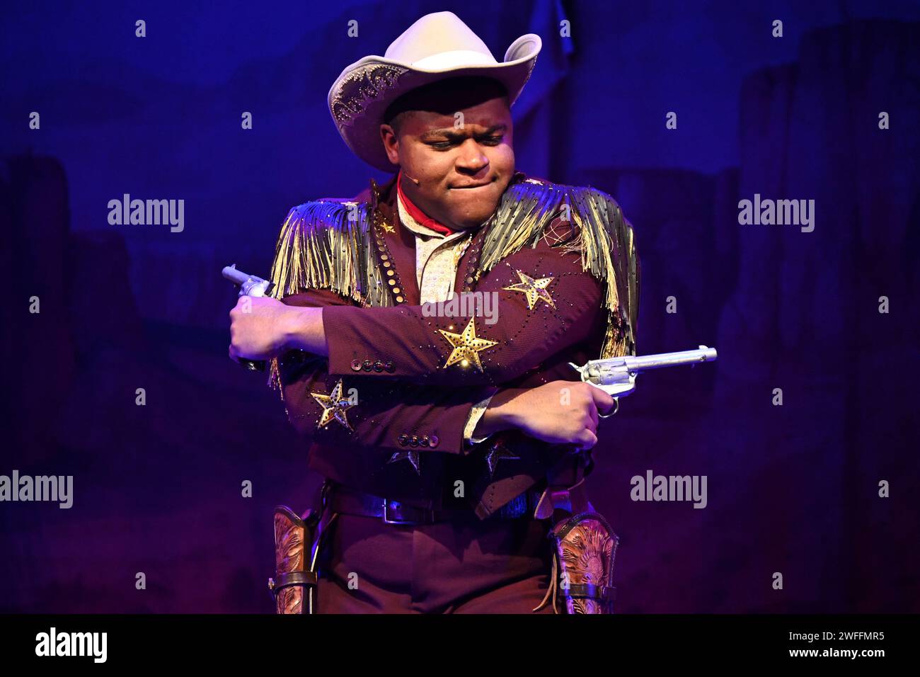 Karen mavundukure hi-res stock photography and images - Alamy