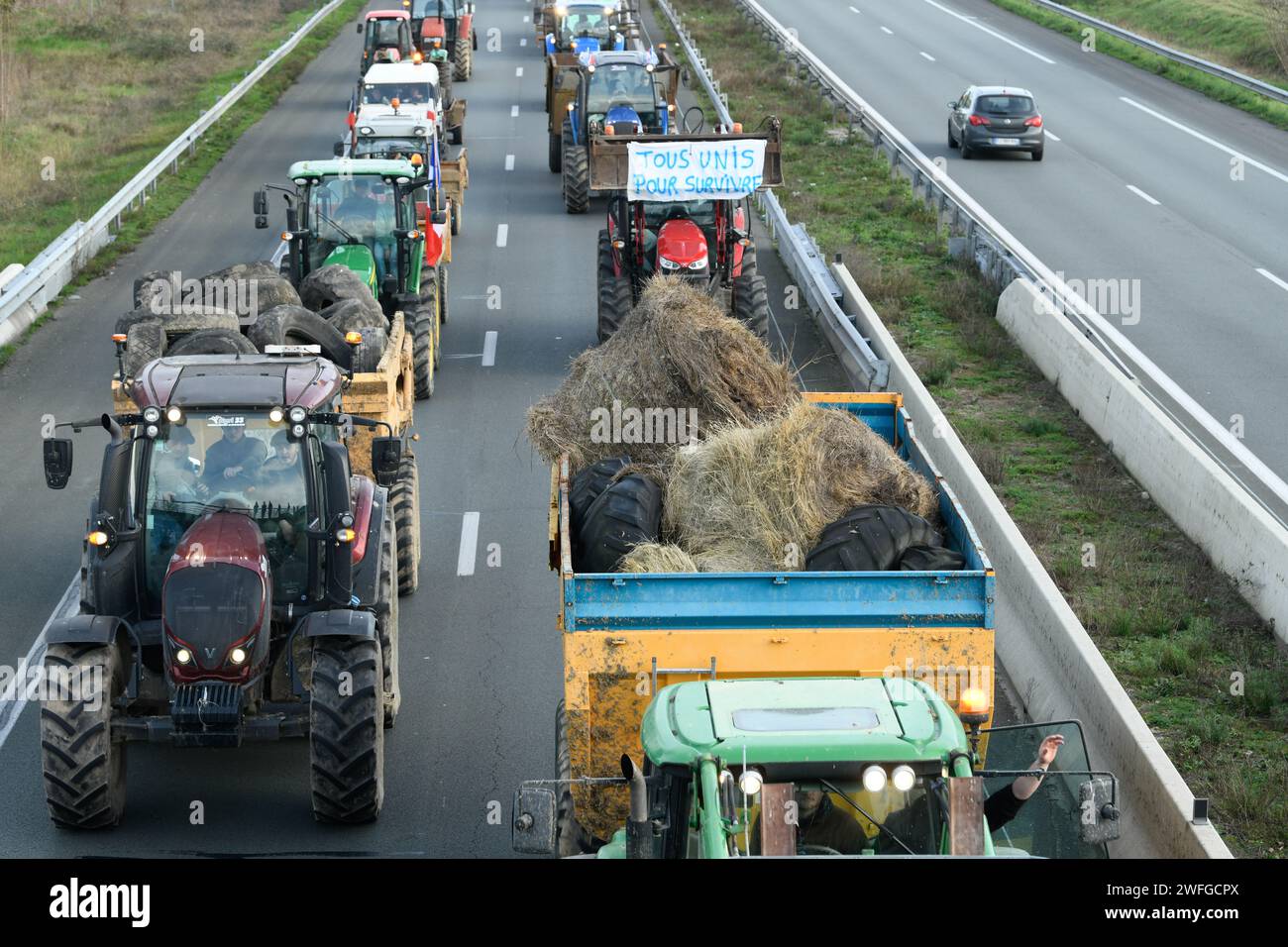 France, Bordeaux, 29 January 2024, Farmers' demonstration, blockade of
