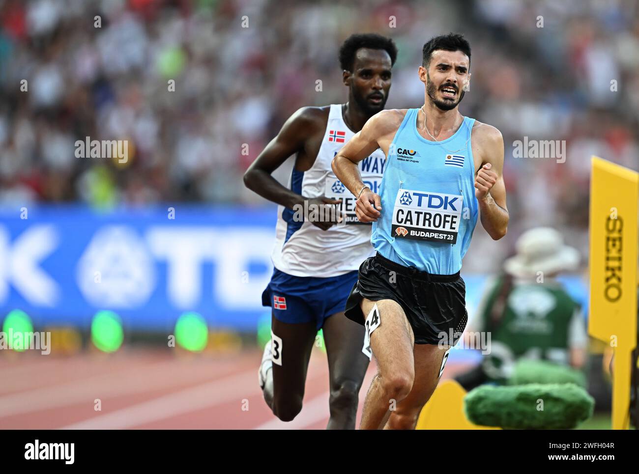 Santiago CATROFE participating in the 10.000 m at the World Athletics