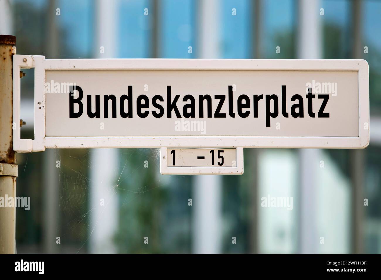 Street sign Bundeskanzlerplatz in the Bundesviertel, formerly the parliamentary and government district, Germany, North Rhine-Westphalia, Bonn Stock Photo