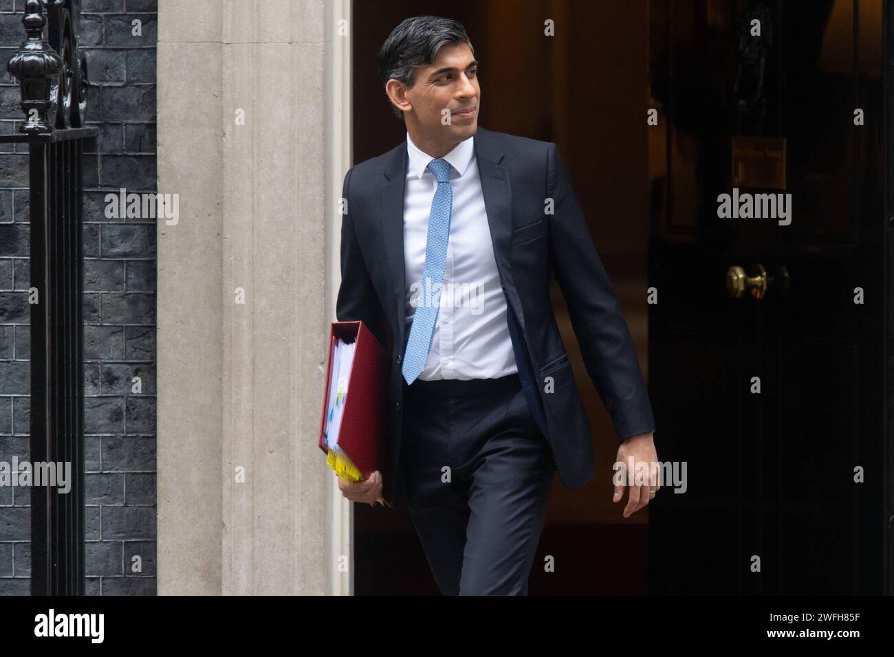 London, UK. 31 Jan 2024. British Prime Minister Rishi Sunak departs for PMQs at Downing Street. Credit: Justin Ng/Alamy Live News. Stock Photo