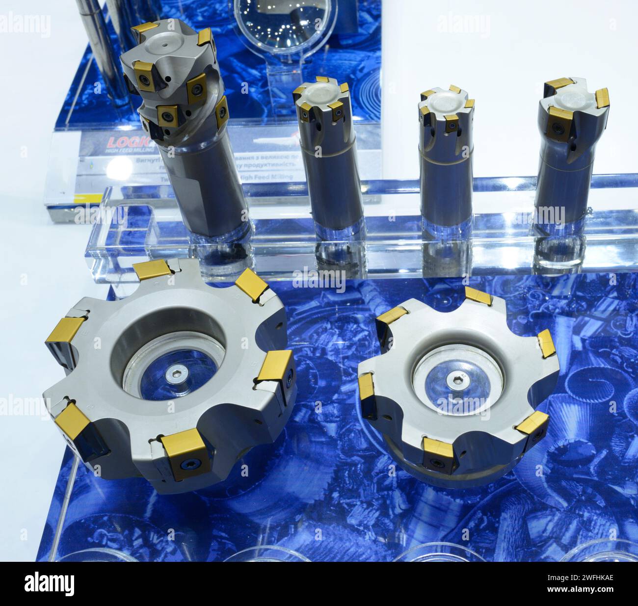 Modern double-sided inserts with long helical cutting edges, for ...