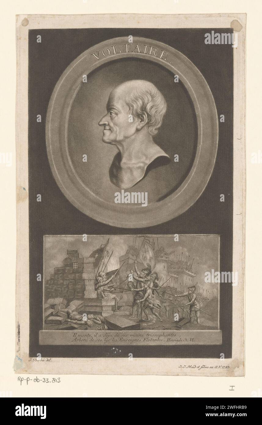 Portret van Voltaire, Johann Elias Haid (Possible), after Jacques Barbié, 1783 print Portrait of Voltaire with under a scene from the poem La Henriade. Augsburg paper etching historical persons. siege. writer, poet, author Stock Photo