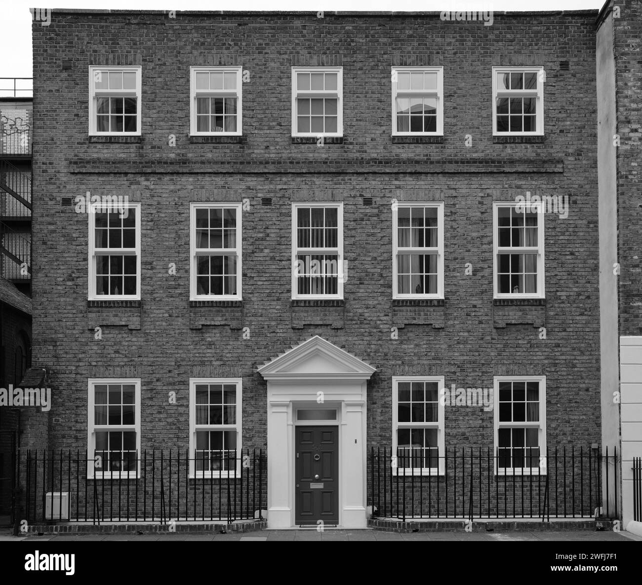 Victorian housing london Black and White Stock Photos & Images - Alamy