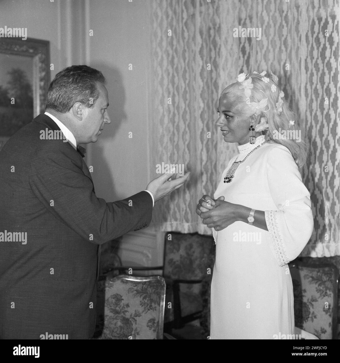 FILE PHOTO Czech actor Miroslav Hornicek and Italian actress Sandra ...