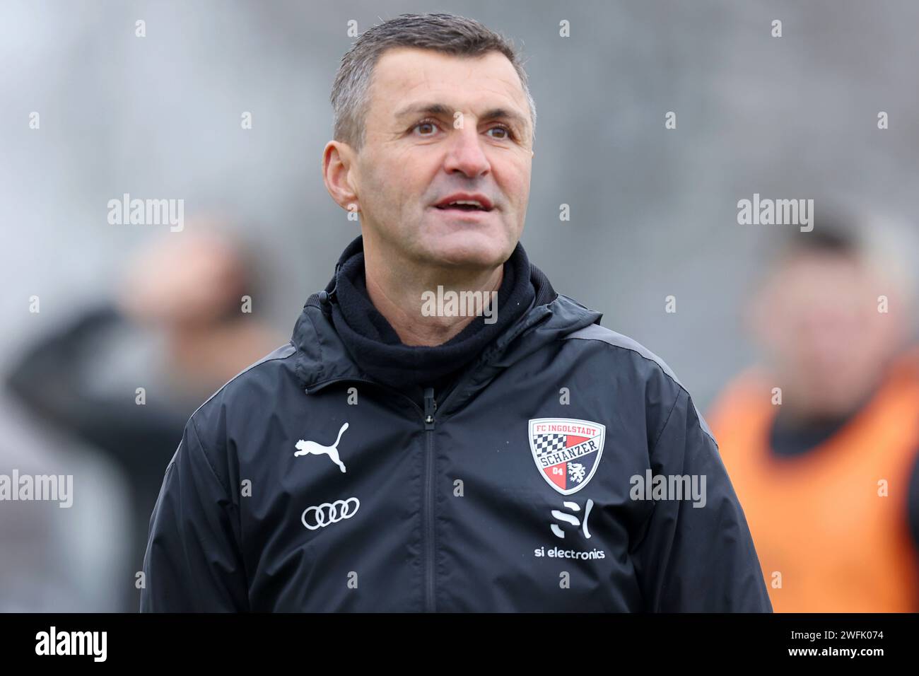 Ingolstadt, Deutschland. 31st Jan, 2024. Ingolstadt, Deutschland 31. Januar 2024: 3. Liga - 2023/2024 - FC Ingolstadt 04 Training 31.01.2024 Im Bild: Trainer Michael Köllner/Koellner (FC Ingolstadt 04) Credit: dpa/Alamy Live News Stock Photo