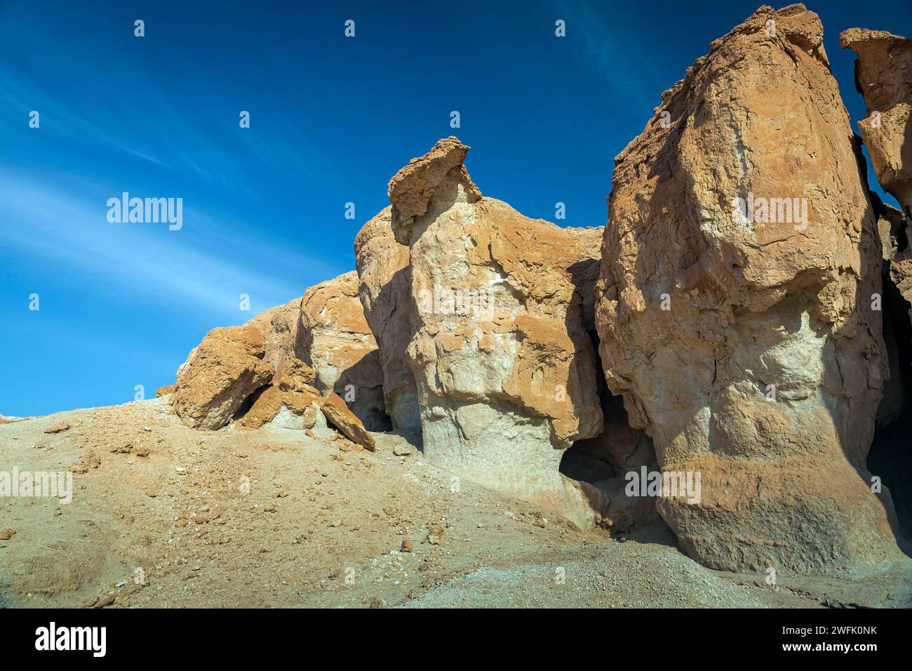 Thumb rock saudi hi-res stock photography and images - Alamy