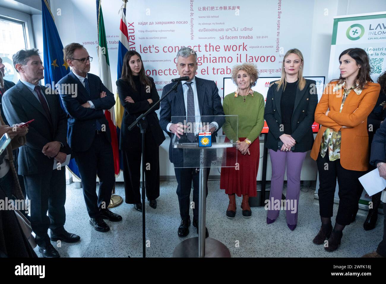 Foto Alessandro Cimma/LaPresse 31-01-2024 Milano, Italia.Via Paravia. Città metropolitana di Milano e Afol Metropolitana inaugurazione della nuova sede decentrata del Centro per l'Impiego di Milano, con Diana De Marchi, assessori Simona Tironi, Alessia Cappello, Gaia Romani e Claudio Sgaraglia Prefetto di Milano. Foto Alessandro Cimma/LaPresse 31-01-2024 Milano, Italia. Via Paravia. Città metropolitana di Milano e Afol Metropolitana inaugurazione della nuova sede decentrata del Centro per l'Impiego di Milano, con Diana De Marchi, assessori Simona Tironi, Alessia Cappello, Gaia Romani e Clau Stock Photo