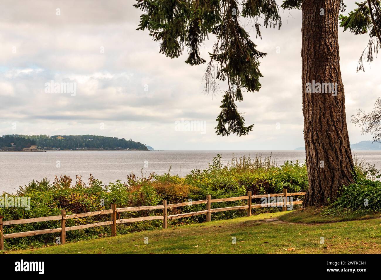 A view of Penn Cove from the lawns of the historic Captain Whidbey Inn, on Whidbey Island, Washington state, USA. Stock Photo