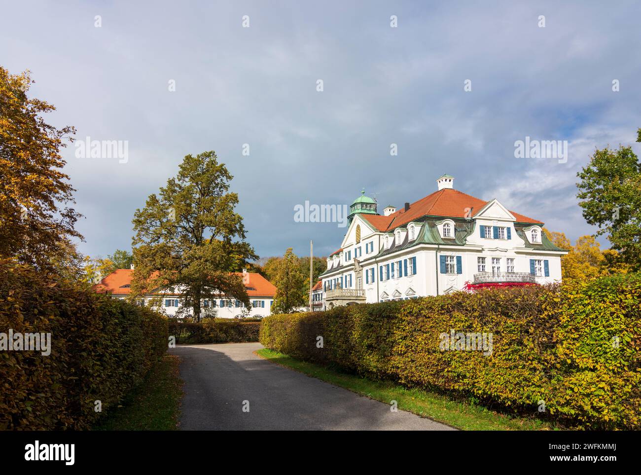 Murnau am Staffelsee: Schloss Neuegling Castle in Oberbayern, Pfaffenwinkel, Upper Bavaria, Bayern, Bavaria, Germany Stock Photo