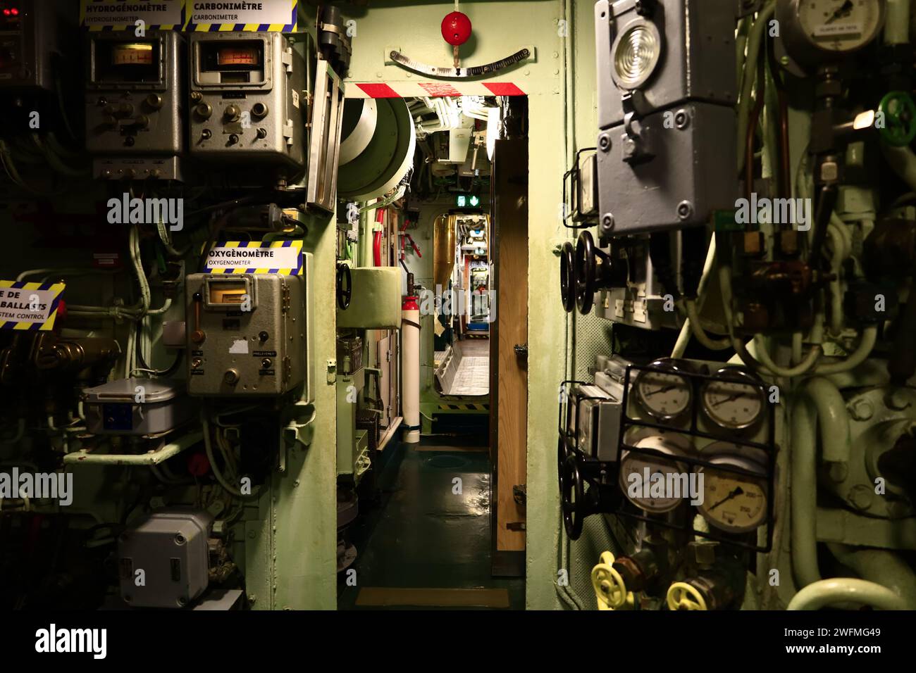 The Flore S645 was a Daphneclass French submarine. Launched in 1960