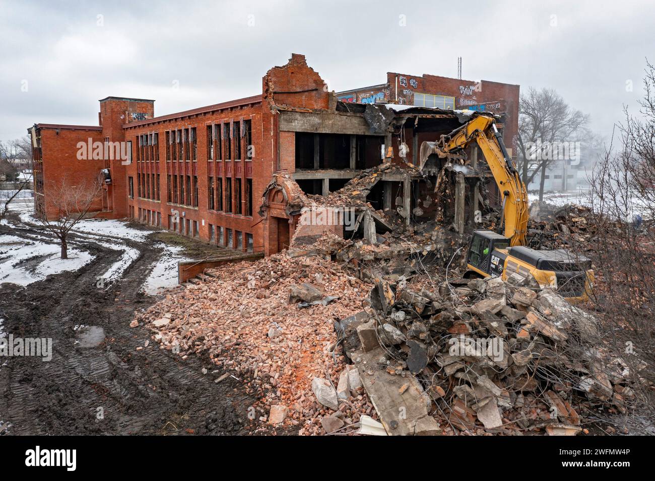 Detroit, United States. 31st Jan, 2024. Detroit, Michigan - The former Woodrow Wilson Intermediate school (later the Phoenix Academy charter school) is demolished. It is one of 63 currently vacant school buildings in the city. Since 2000, nearly 200 public schools in Detroit have closed due to declining enrollment. Credit: Jim West/Alamy Live News Stock Photo